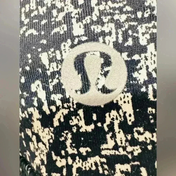 Lululemon Energy Bra
Medium support, B-D cups, black with white spots, size 4 - Picture 7 of 8